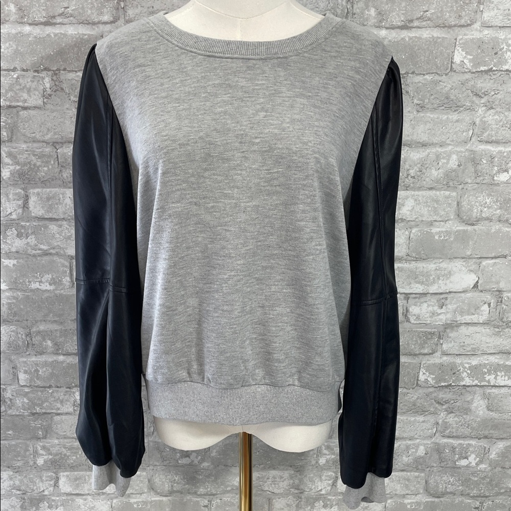 Whiteroom + Cactus Gray and Black Sweatshirt